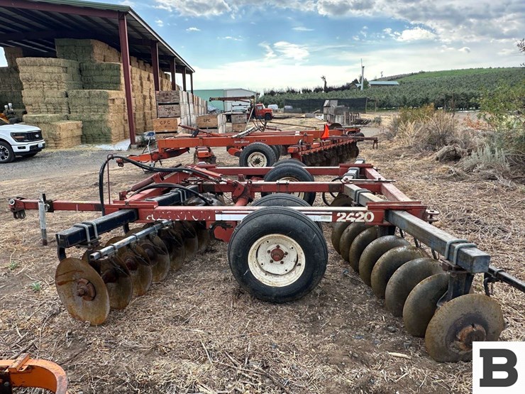 hesston-2420-image-2