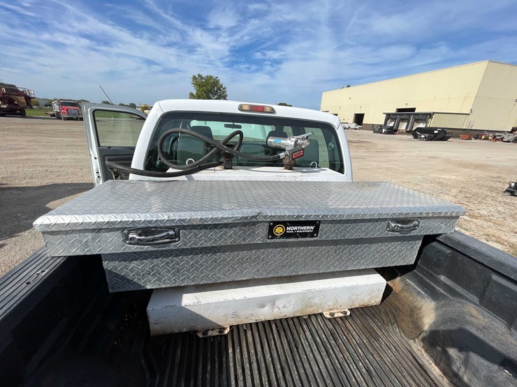 2011-ford-f250-xl-image-71
