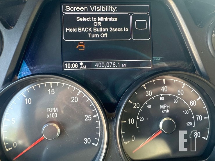 2019-peterbilt-567-image-33