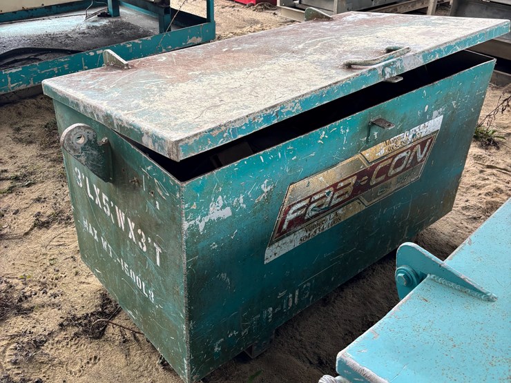 #144-•-laydown-aluminum-toolbox-image-1