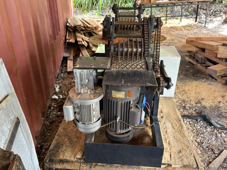 #103b-•-pallet-lumber-resaw-image-2