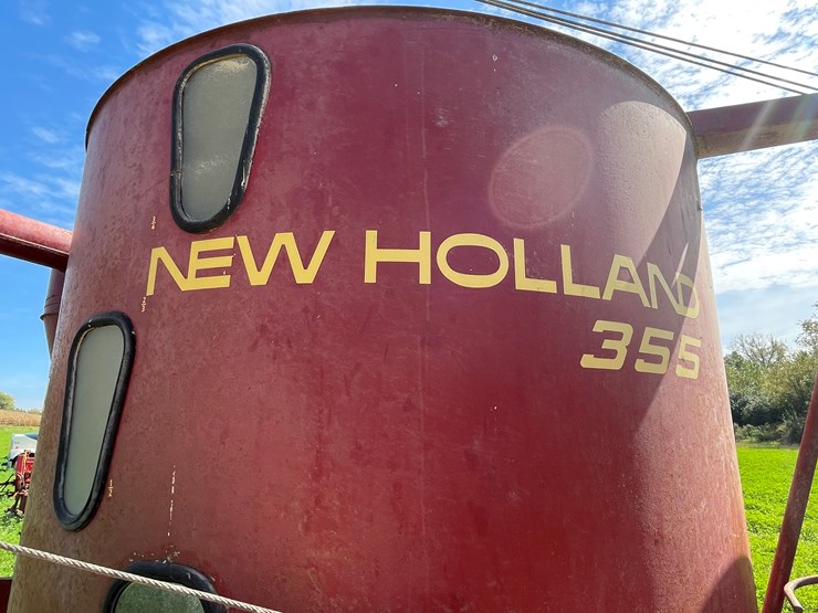 new-holland-355-image-8