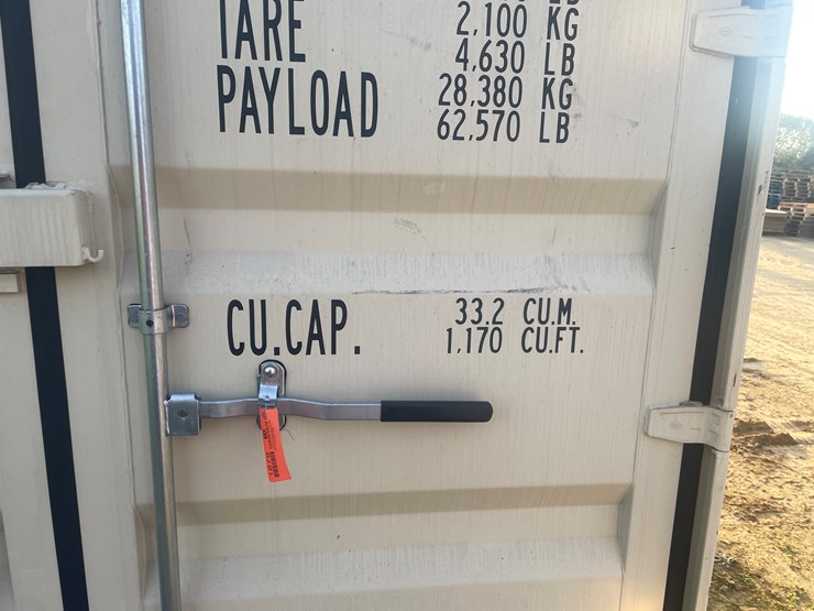 #303-•-20'-shipping-container-image-7
