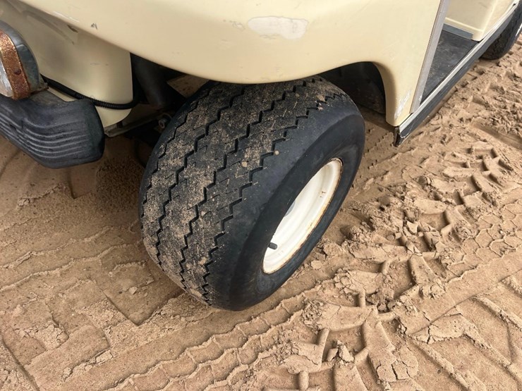 clubcar-gas-golf-cart-image-9