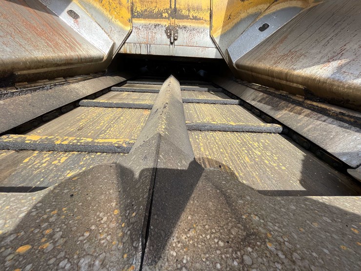 #8612-•-2019-cat-ap100f-asphalt-paver-(aps)-image-34