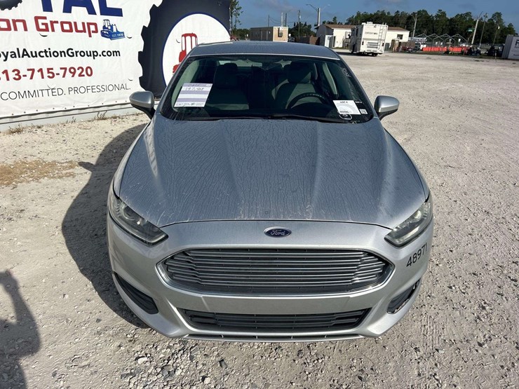 2015-ford-fusion-s-sedan-image-22