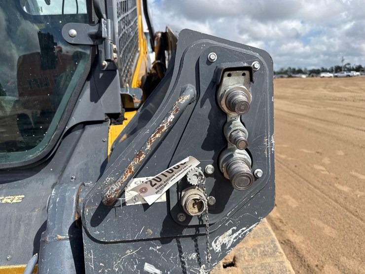 2017-deere-333g-image-22