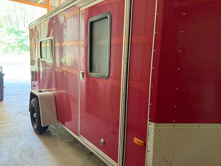 2003-red-cargo-pro-trailer,-single-axle,-side-door,-u-nose,-windows,-roof-a-image-8