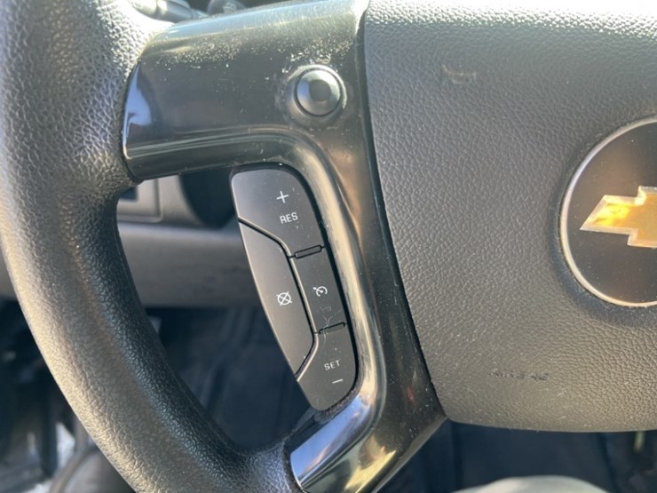 2014-chevrolet-tahoe-image-29