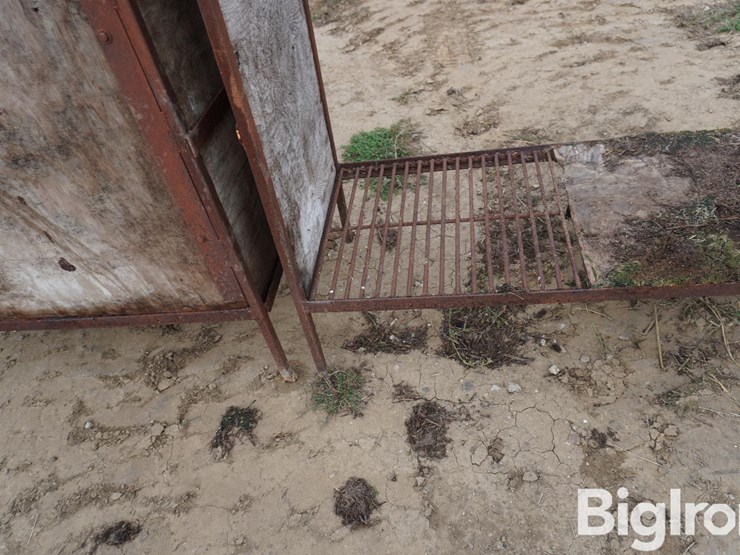 raised-calf-crates-image-9