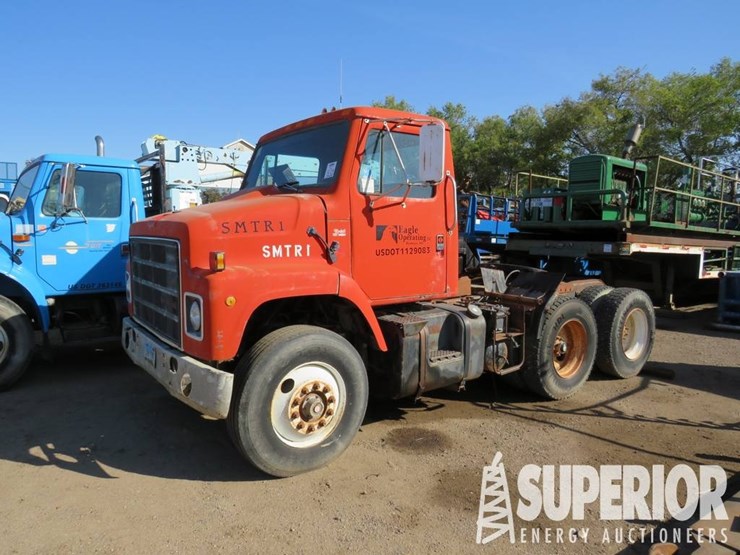 1987-international-s2300-image-1