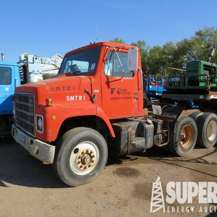 1987 INTERNATIONAL S2300