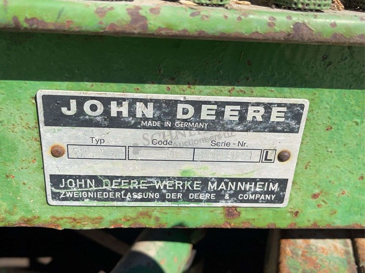 john-deere-2240-image-10