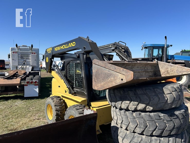 new-holland-lx885-image-1
