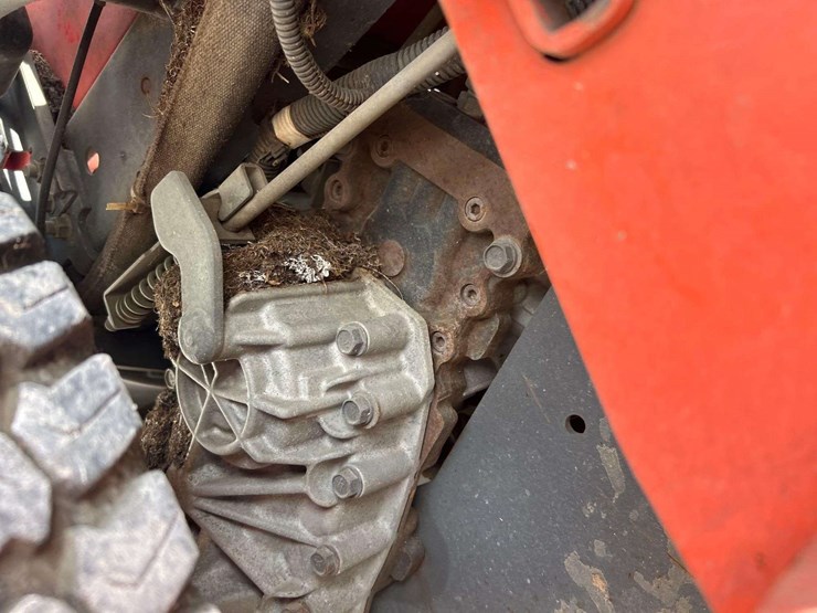 zero-turn-mower-image-15
