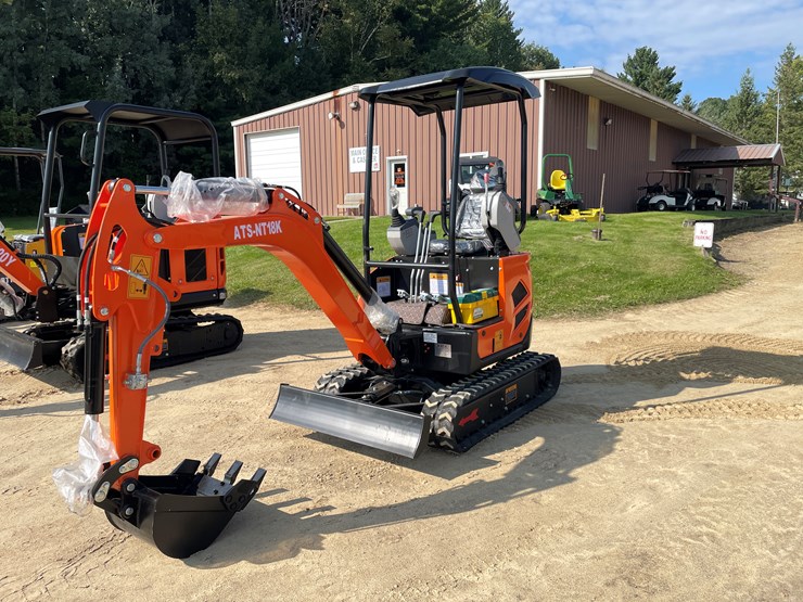 #200-•-new-nt18k-mini-excavator-image-1