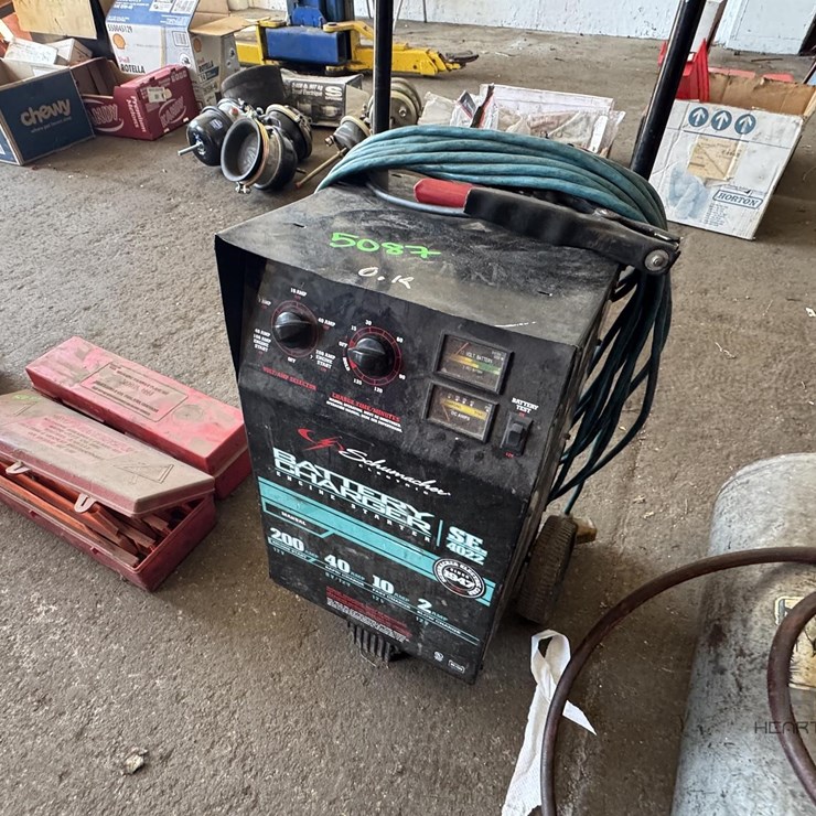SCHUMACHER SE-4022 BATTERY CHARGER/ENGINE STARTER SCHUMACHER SE-4022 BATTERY CHARGER/ENGINE STARTER