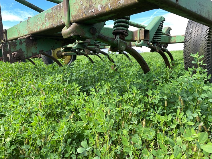 john-deere-11-image-15