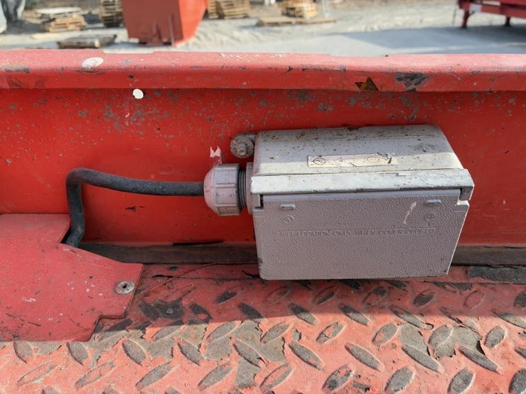 2016-skyjack-sj-4740-scissor-lift-image-11