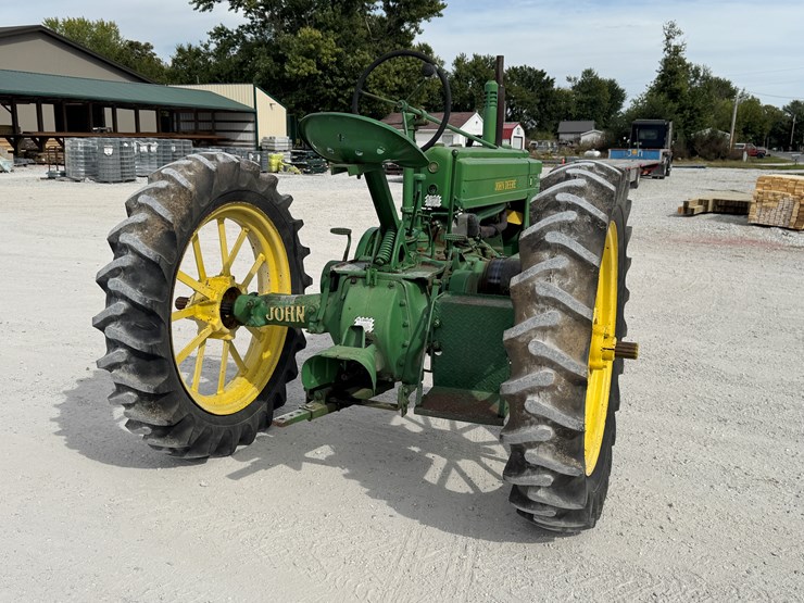 john-deere-b-image-8