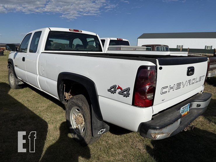 2006-chevrolet-2500hd-image-28