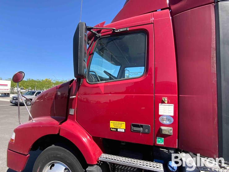 2016-volvo-vnm42t-truck-tractor-image-15