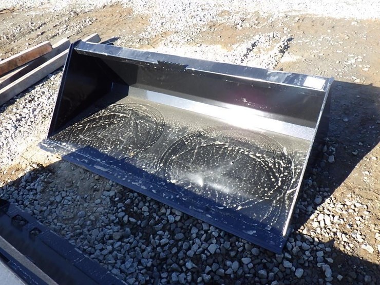 swict-skid-steer-bucket-66"-image-1