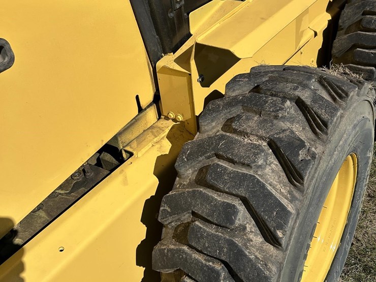 new-holland-lx885-image-8