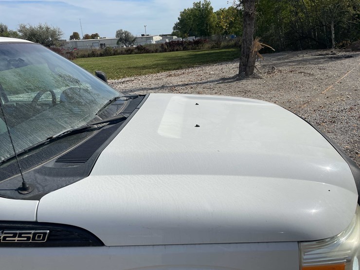 2011-ford-f250-xl-image-126