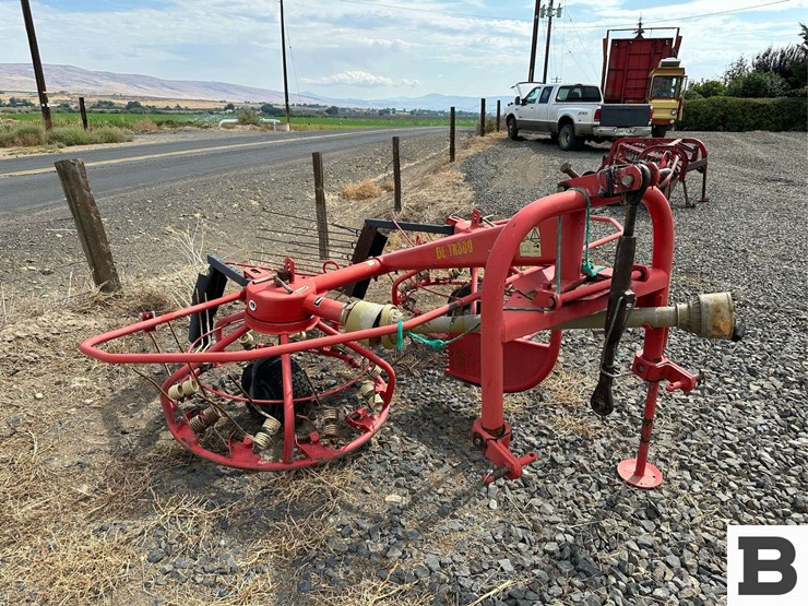be-tr300-hay-tedder-image-10