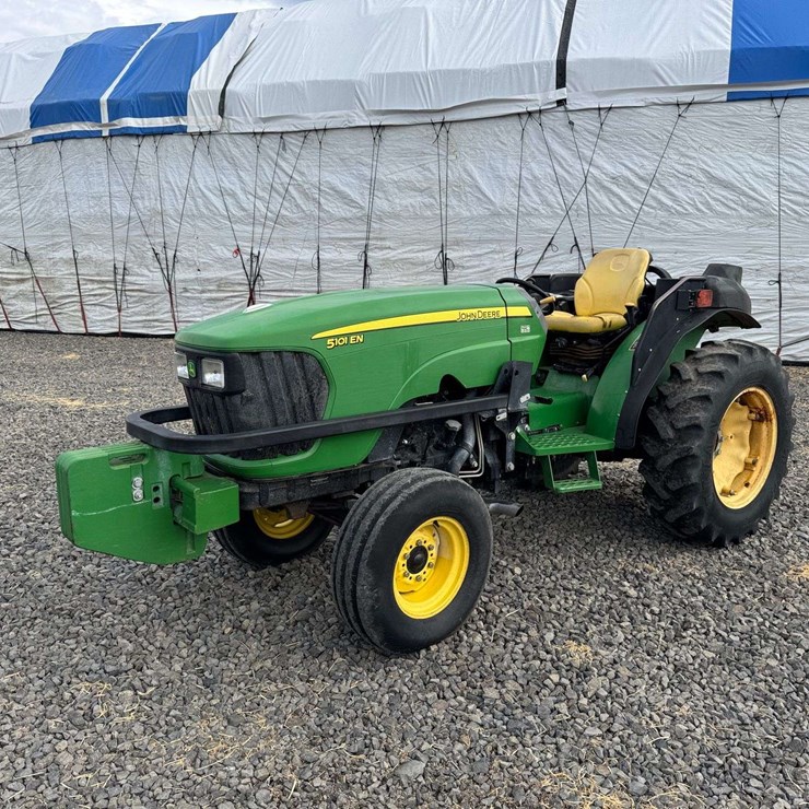 JOHN DEERE 5101EN