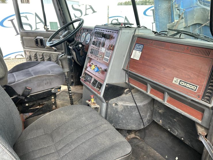 1997-mack-ch613-image-48