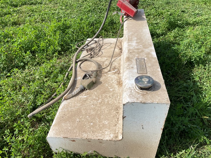 #4451-•-deezee-100-gallon-truck-fuel-tank-image-8