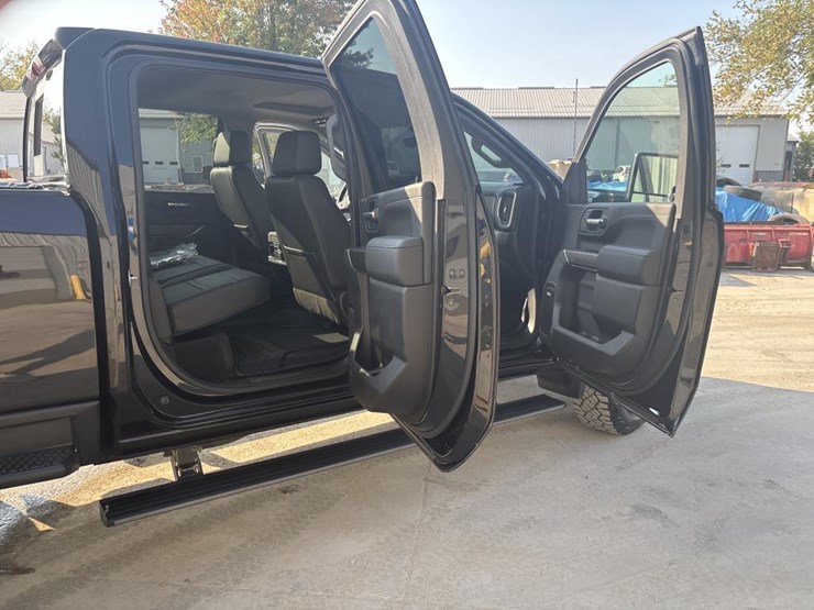 2023-gmc-3500hd-image-40