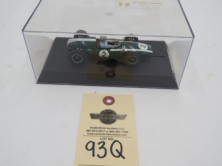 scalextric-car-model-group-image-4