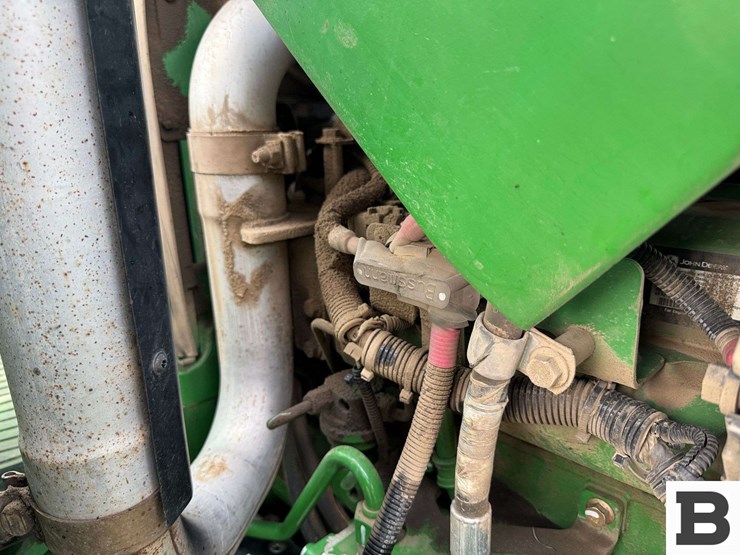 2011-john-deere-6115d-image-31