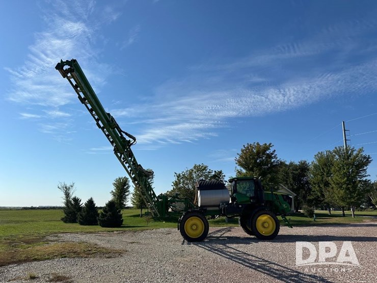 2021-john-deere-r4044-image-9