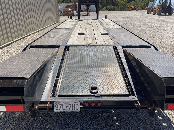 2007-load-master-27'-flatbed-gooseneck-trailer,-from-the-estate-of-dr.-ken-buchmann-image-23