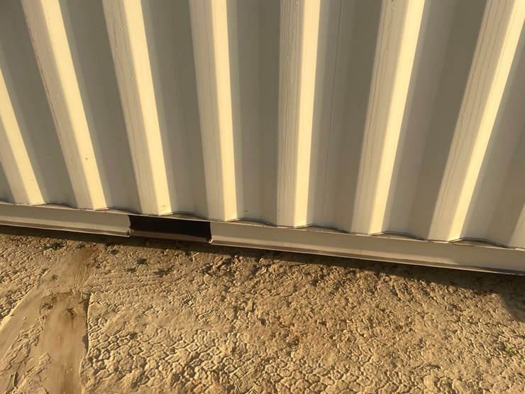 #304-•-20'-shipping-container-image-4