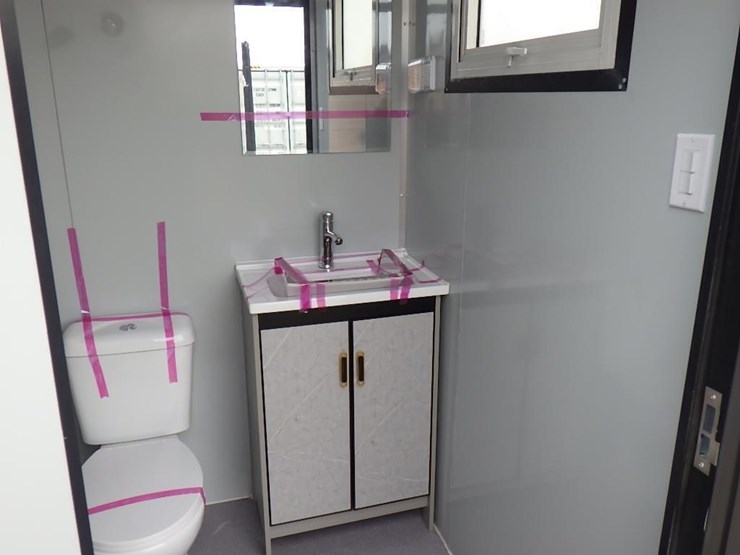 portable-toilet-w/-shower-image-14