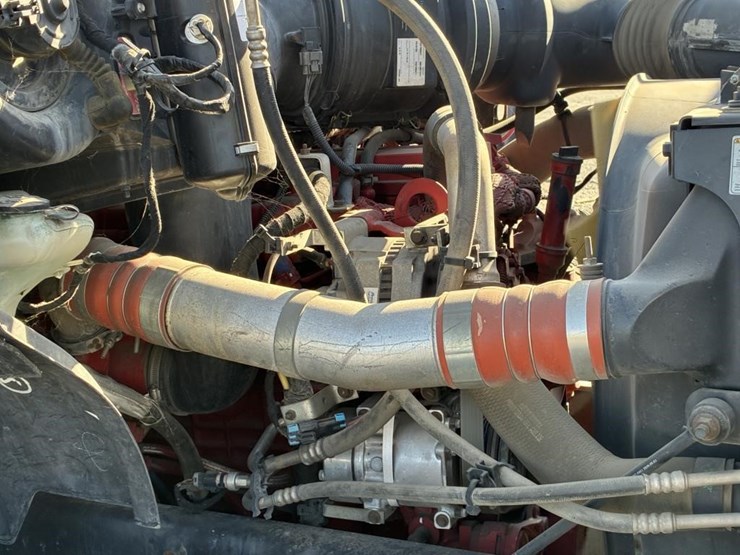 2010-ford-f650-image-9