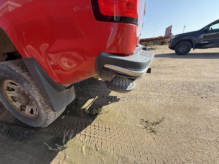 #2114-•-2015-chevrolet-silverado-2500hd-4x4-pickup-truck-image-15