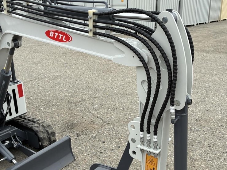 2025-bttl-et15h-6-hydraulic-excavator-image-10