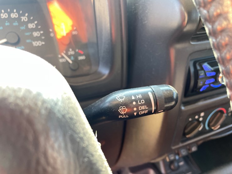 2000-jeep-wrangler-sport-image-68