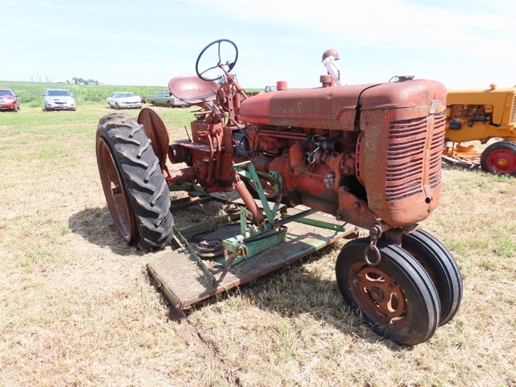1952-farmall-c-tractor-with-belly-mower-image-3