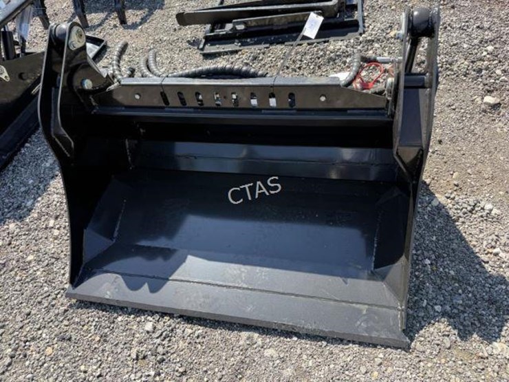 #103-•-skid-steer-4-in-1-bucket---39"-image-1