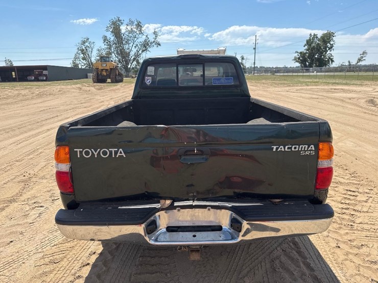 2001-toyota-tacoma-srs-truck-image-7