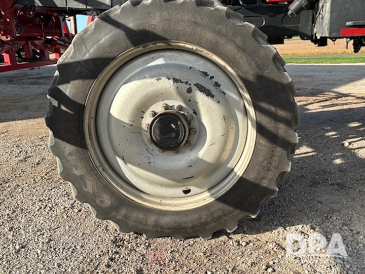 2011-case-ih-patriot-4420-image-28