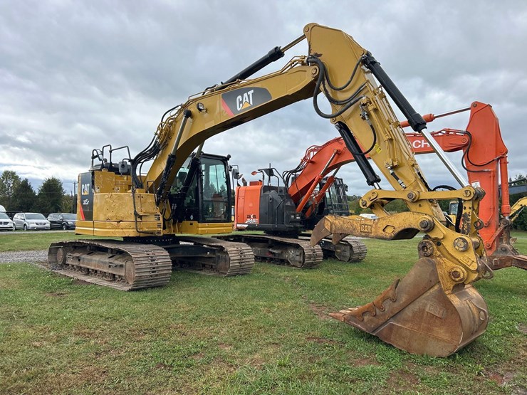 2016-caterpillar-325fl-image-3