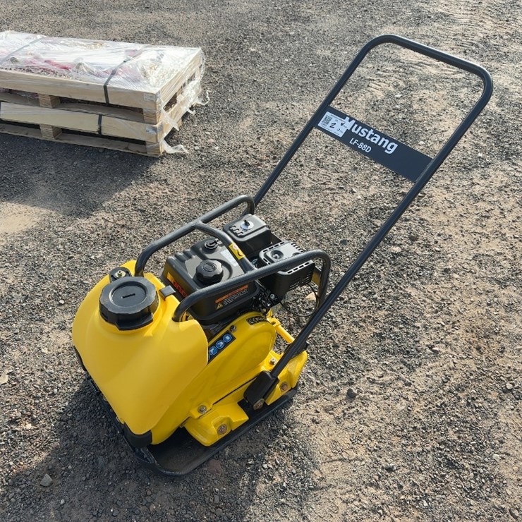MUSTANG LF-88D PLATE COMPACTOR